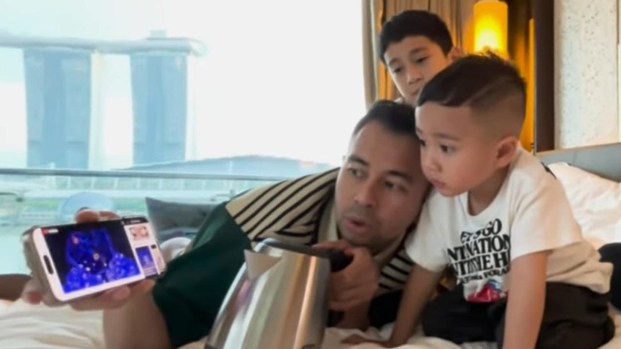 Potret Raffi & Nagita Gagal Prank Rayyanza Pakai Teko Ajaib Keluar Jin, Beda Sama Rafathar Dulu - Endingnya Ngakak