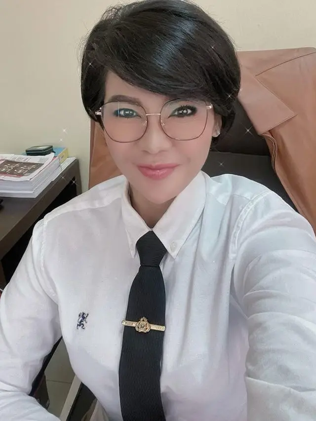 Disebut Mirip Artis, Ini 6 Potret Polwan Netty Rosdiana Siagian yang Viral