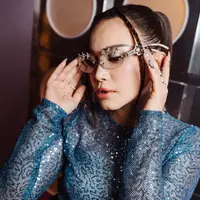 Rossa di Video Klip Terbaru Single Sinaran. [Dok. @agrasuseno]