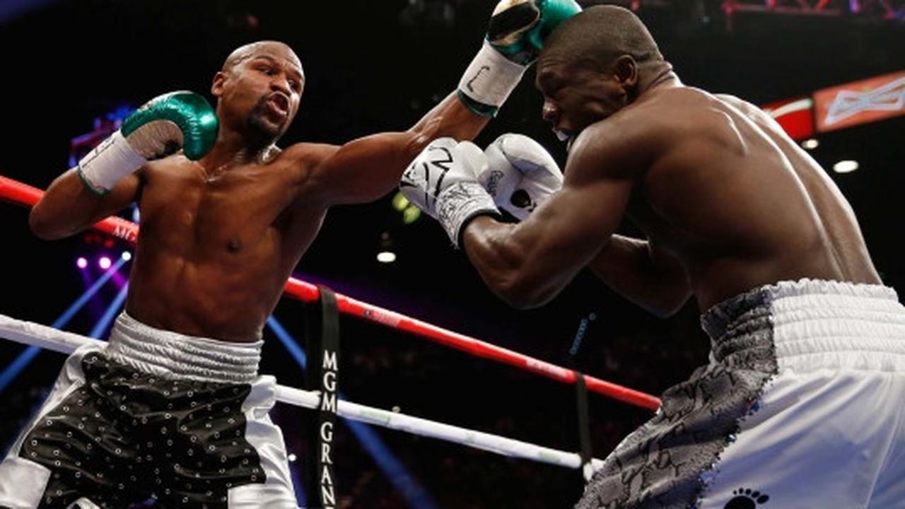 Ini pukulan-pukulan telak Mayweather di wajah Berto