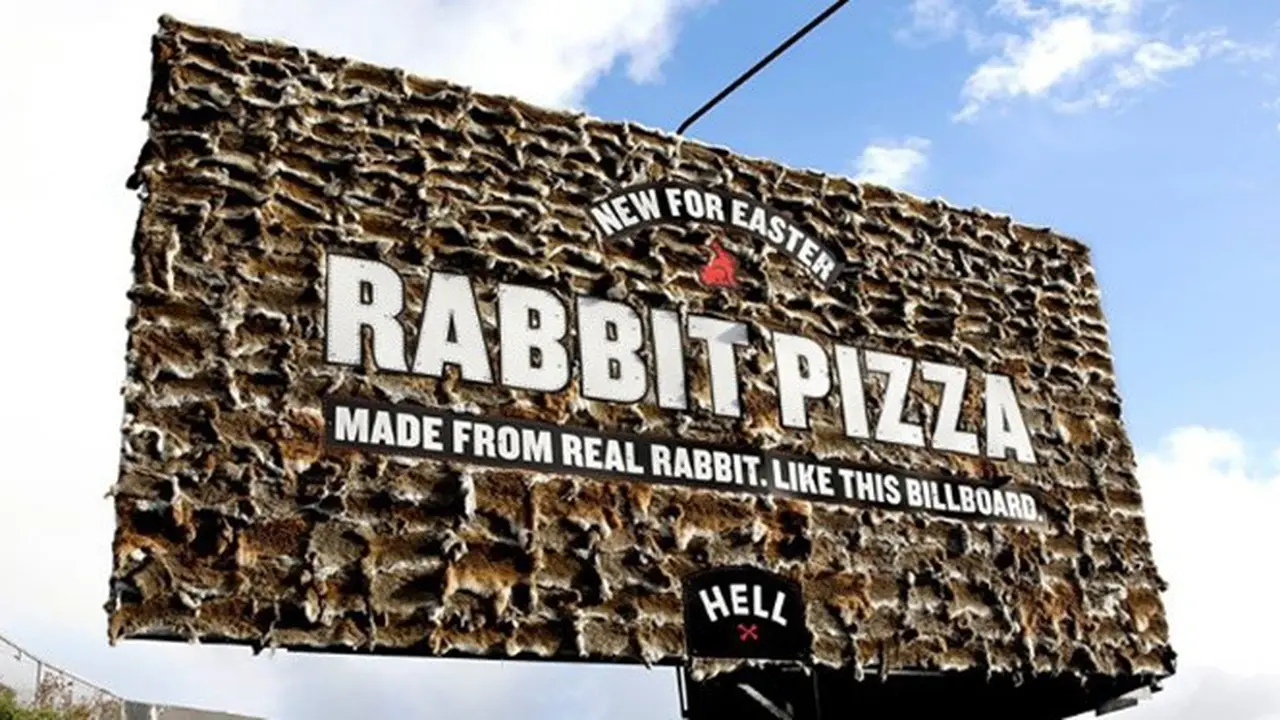 5 Iklan Papan Reklame Paling Kontroversi di Dunia