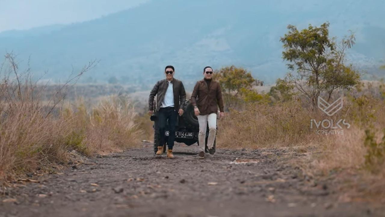 Rizky Irmansyah Ajudan Prabowo Mantan Nikita Mirzani Duet Bareng Ifan Seventeen Rilis Lagu Keren Berjudul 'Pernah Di Sana