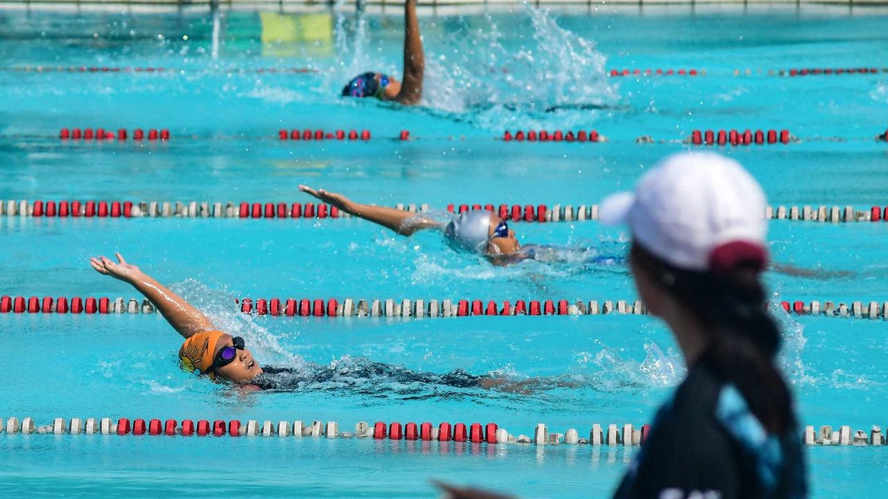 Semangat Murid SD Bertanding Renang dalam Olimpiade Olahraga Siswa Nasional
