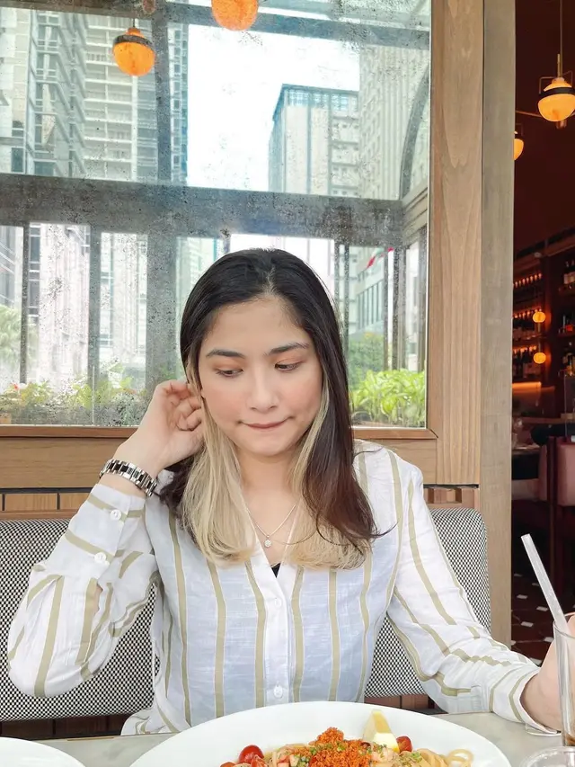 7 Potret Terbaru Faye Nicole yang Belakangan Jadi Sorotan di Media Sosial