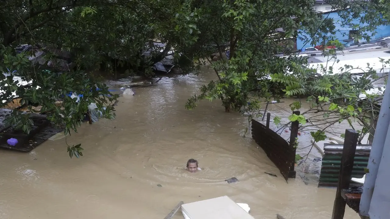 Topan Vamco di Pulau Luzon, Filipina, menyebabkan bencana banjir.