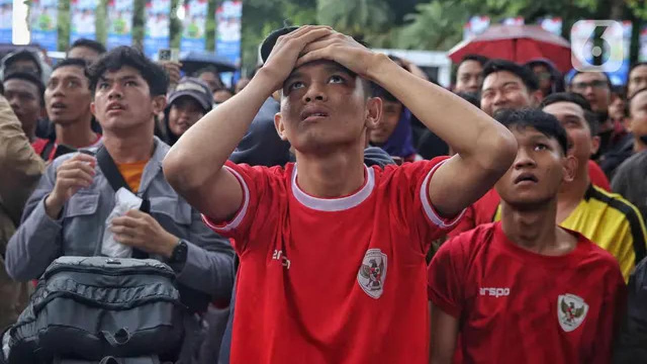 Antusiasme Suporter Skuad Garuda Nobar Laga Timnas Indonesia vs Australia di GBK