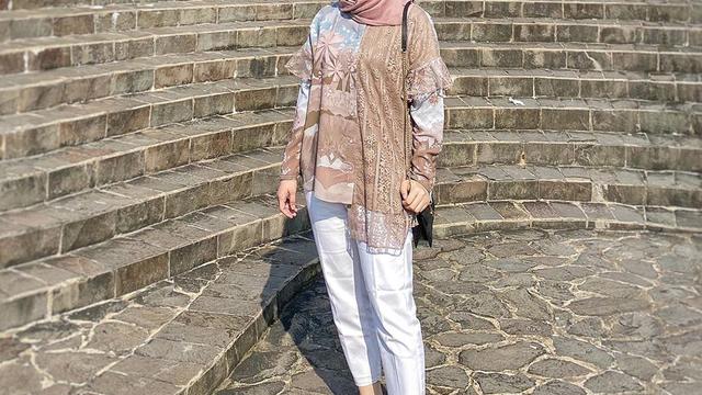 Lama Vakum, Ini 6 Potret Terbaru Winda Khair Ratu FTV yang Kini Berhijab
