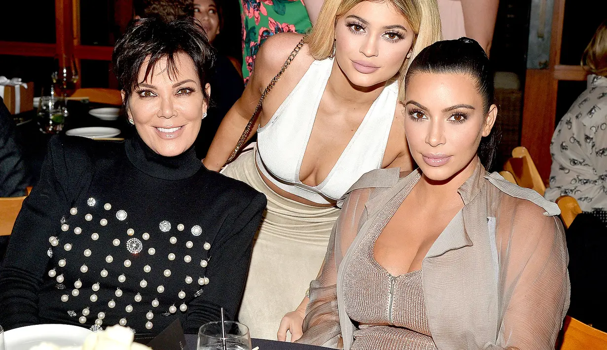 Bukannya kesal, sepertinya keluarga tersebut malah tertawa mengetahui lelucon yang dibuat oleh Ryan Reynolds. (US Weekly)