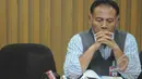 Wakil Ketua KPK Bambang Widjojanto saat menghadiri konferensi pers terkait teror yang diterima sejumlah pekerja dan staff di KPK, Jakarta, Rabu (11/2/2015). (Liputan6.com/Herman Zakharia)