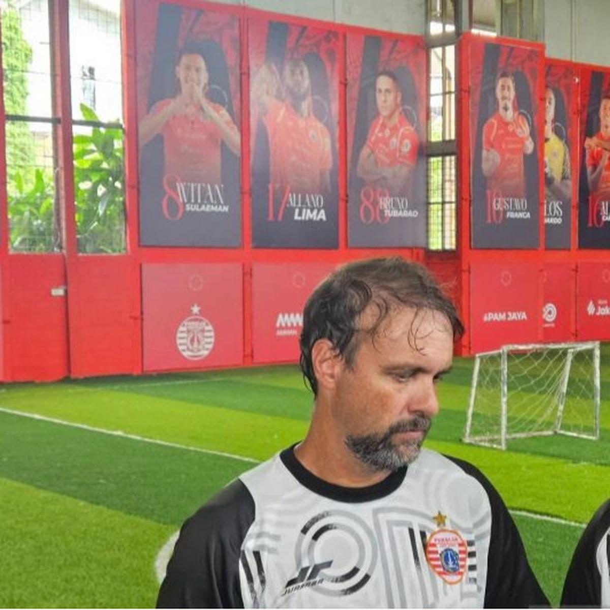 Meski Panas Terik, Ini Alasan Unik Mauricio Souza Tetap Agendakan Latihan Persija Pagi Hari