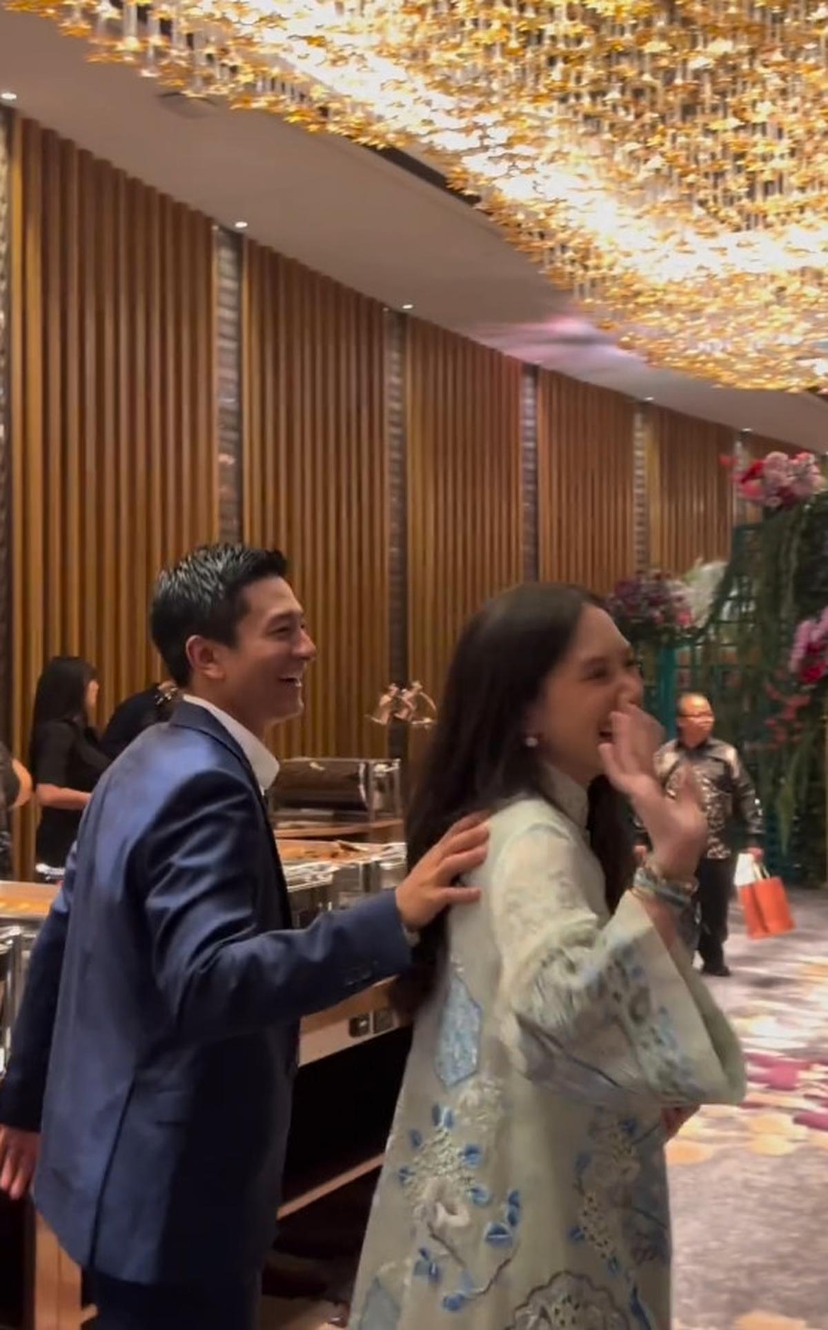 Beberapa fans Rio merasa sedih karena sang pebalap punya kekasih, sementara yang lain merayakan kebahagiaan atas pasangan yang cantik dan cocok.