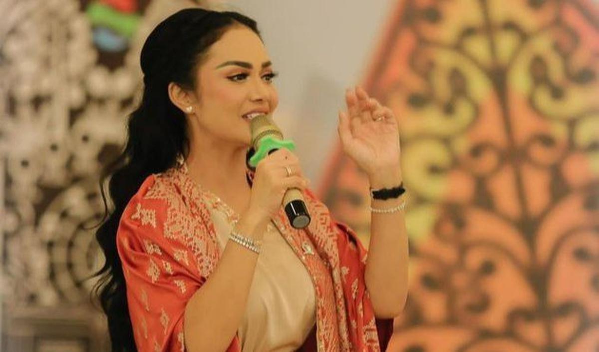 Semangat Kris DayantiSaat Berpuasa