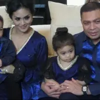 Krisdayanti belajar untuk memposisikan diri, dengan cara mendukung suami sepenuhnya dan mencintai keluarganya.