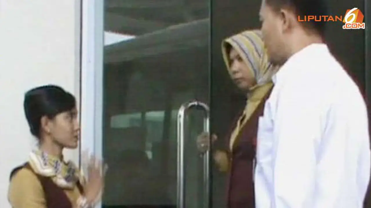 reka-tampar-bandara-131029b.jpg