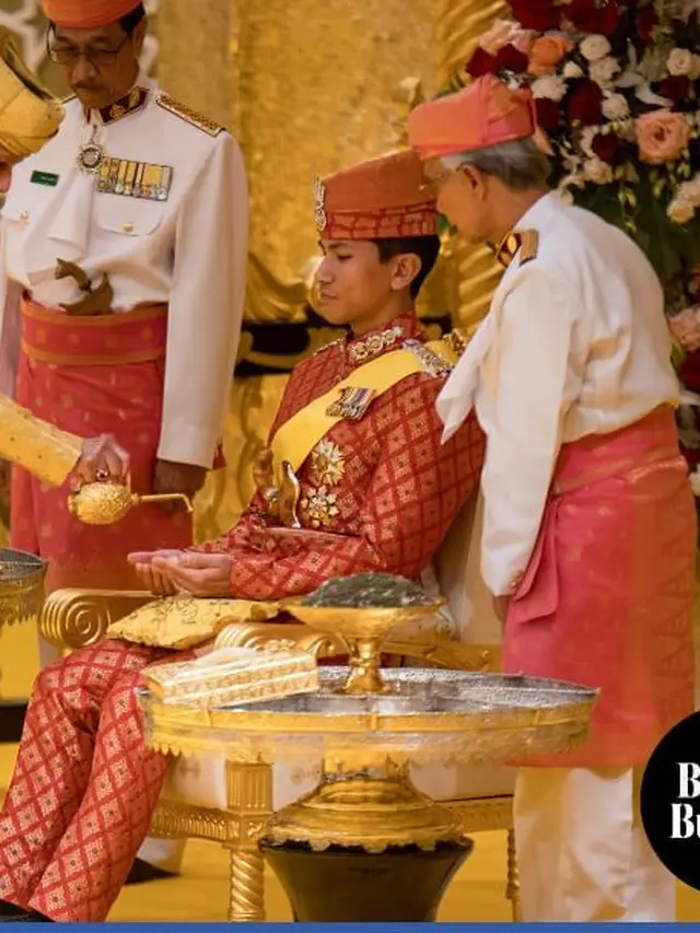 6 Gaya Serasi Pangeran Abdul Mateen dan Anisha Rosnah Dibalut Baju Pengantin Tradisional Sepangadak Merah di Prosesi Istiadat Berbedak