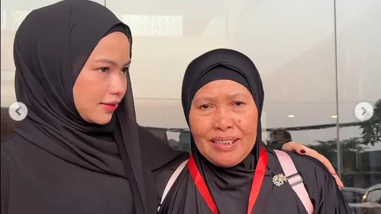 6 Potret Rara LIDA Antar Ibu Berangkat Haji, Perpisahan di Bandara Penuh Haru