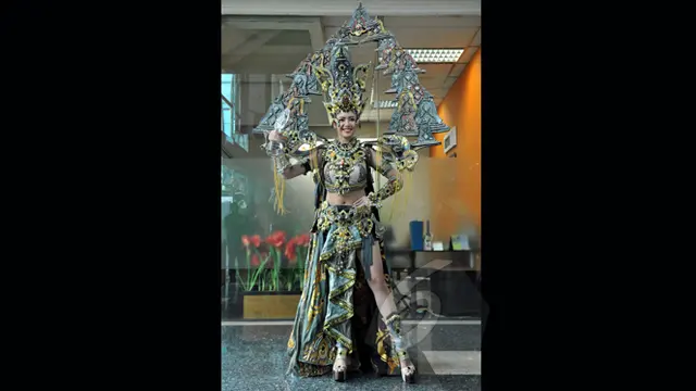 Cantiknya Elvira Devinamira Dalam Balutan "Chronicle of Borobudur"
