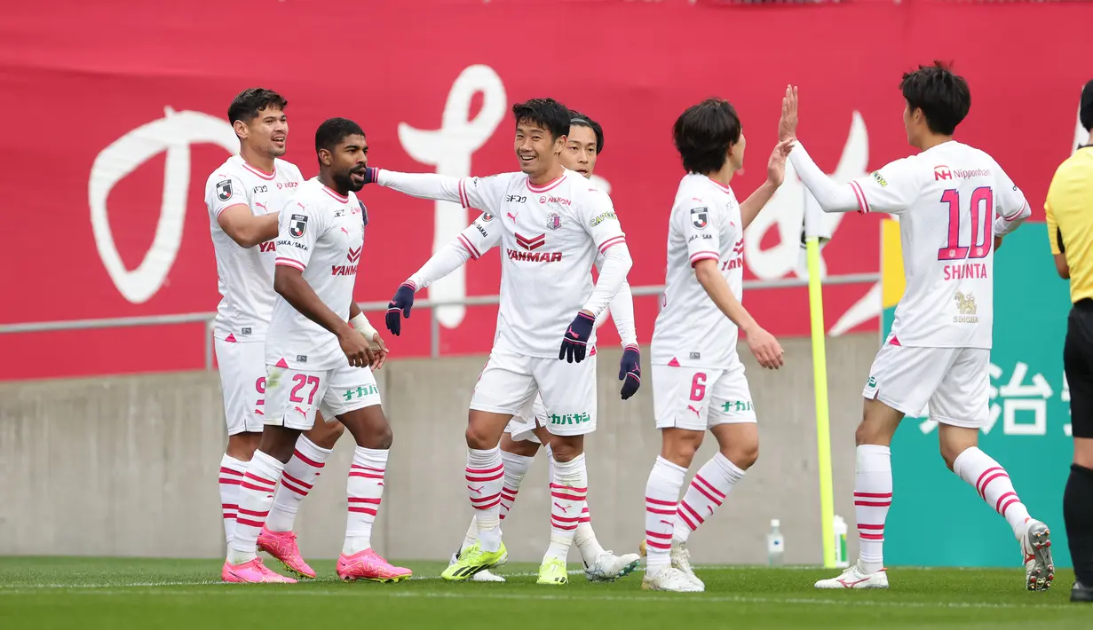 Sejak berganti nama jadi Cerezo Osaka, ada empat gelar yang pernah mereka raih, Juara Kasta Kedua (1994), J.League Cup (2017), Piala Kaisar (2017) dan Piala Super Jepang (2018). Prestasi terbaik Cerezo Osaka di J1 League adalah finis di posisi ketiga klasemen, yaitu pada 2010 dan 2017. (J.LEAGUE)