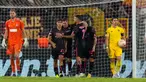 Para pemain AS Roma melakukan selebrasi usai mencetak gol ke gawang HJK Helsinki pada pertandingan sepak bola Liga Europa di Stadion Olimpiade Roma, Italia, 15 September 2022. AS Roma menang dengan skor 3-0. (AP Photo/Alessandra Tarantino)