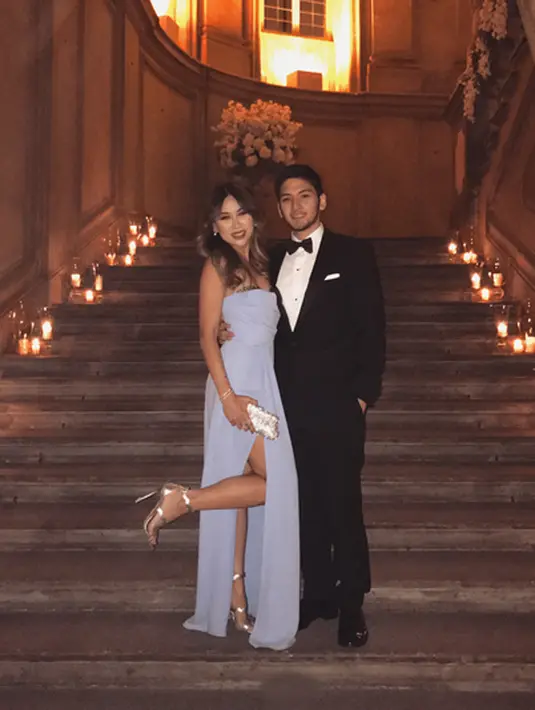 Seperti senter beredar pasangan ini telah menjalin hubungan sejak masih usia 16 tahun. Kini, keduanya baru saja menyelesaikan pendidikannya Master S2 di Loyola Marymount University, Los Angeles. (Instagram/keziatoemion)