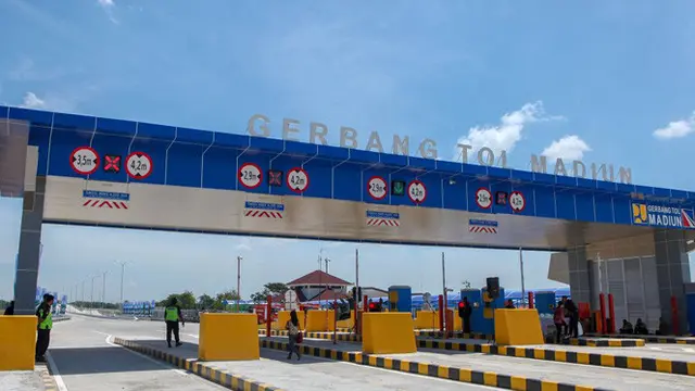 Gerbang Tol Madiun.