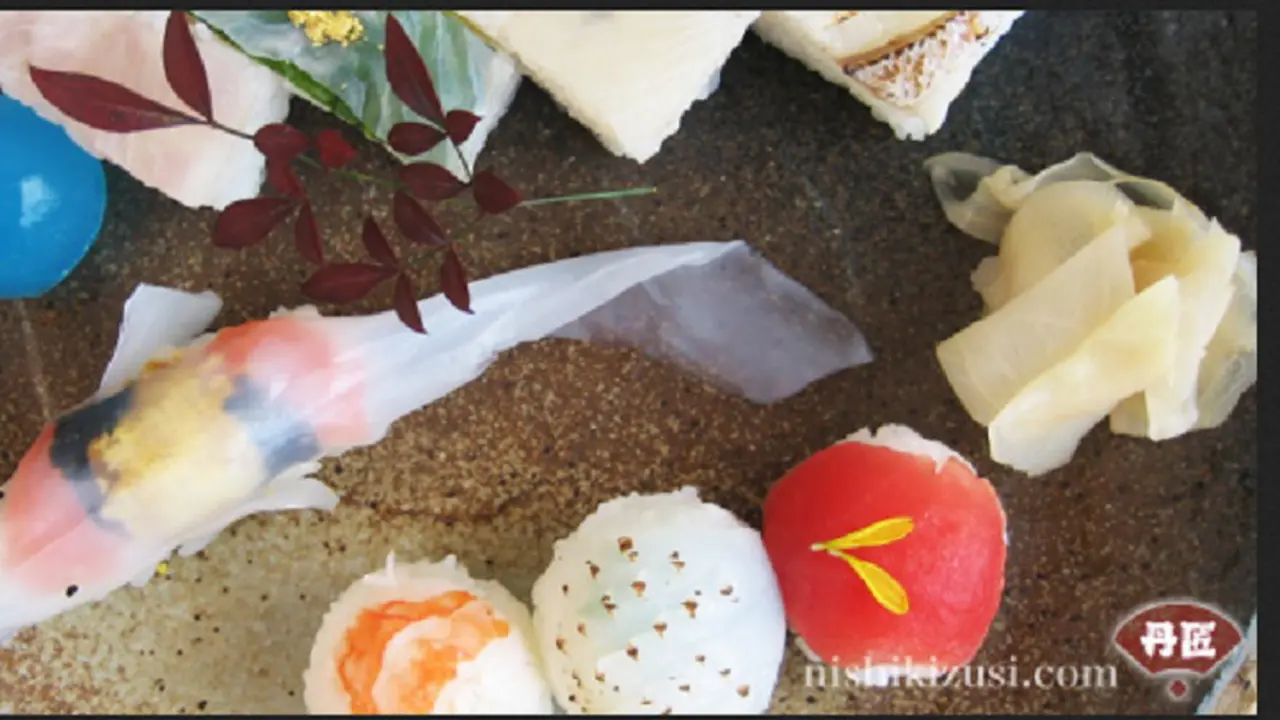 Cantiknya Sushi Bentuk Koi