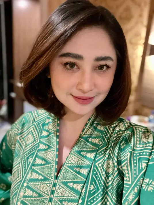 Dewi Perssik (Instagram/dewiperssik9)