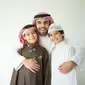 Ilustrasi keluarga muslim. Credit: freepik.com