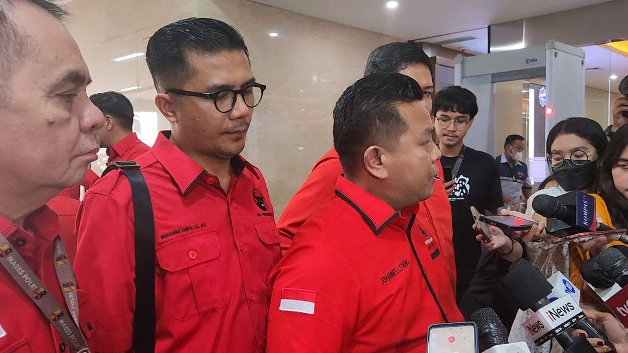 "Waktu dia berbicara di hadapan para buruh di bekasi, kemudian aksi serikat pekerja logam dan elektronik mesin di Kabupaten Bekasi. Kami menduga ada fitnah yang dilakukan, Rocky Gerung," kata Johannes kepada awak media di Gedung Bareskrim Polri, Jakarta S