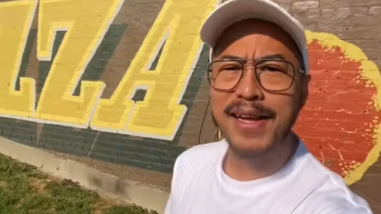 Pandji Pragiwaksono kembali menuai kontroversi dengan pernyataanya soal politik.