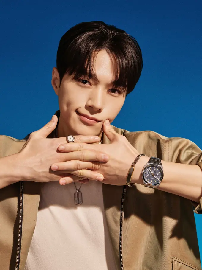 Kim Myung Soo (L) sebagai Friend of Fossil