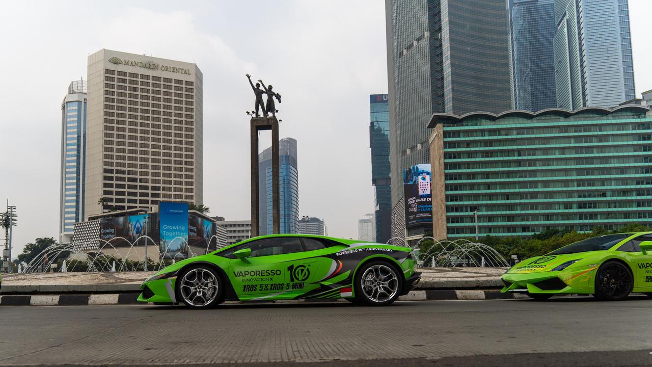Jakarta Heboh! Konvoi Supercar Hijau Neon dan Truk Futuristik Bikin Warga Penasaran