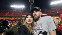 Taylor Swift Ajak Sahabat Nonton Pertandingan Travis Kelce, Leonardo DiCaprio Juga Ikut Hadir