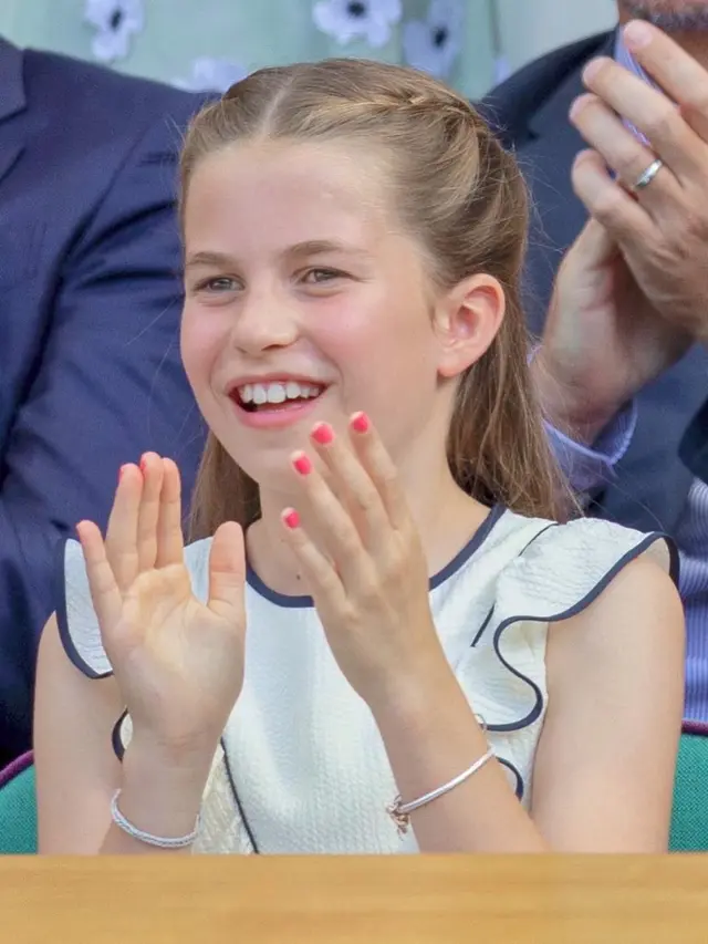 Putri Charlotte Tampil Chic di Final Wimbledon 2025, Duplikasi Vibes Elegan Kate Middleton di Usia Remaja