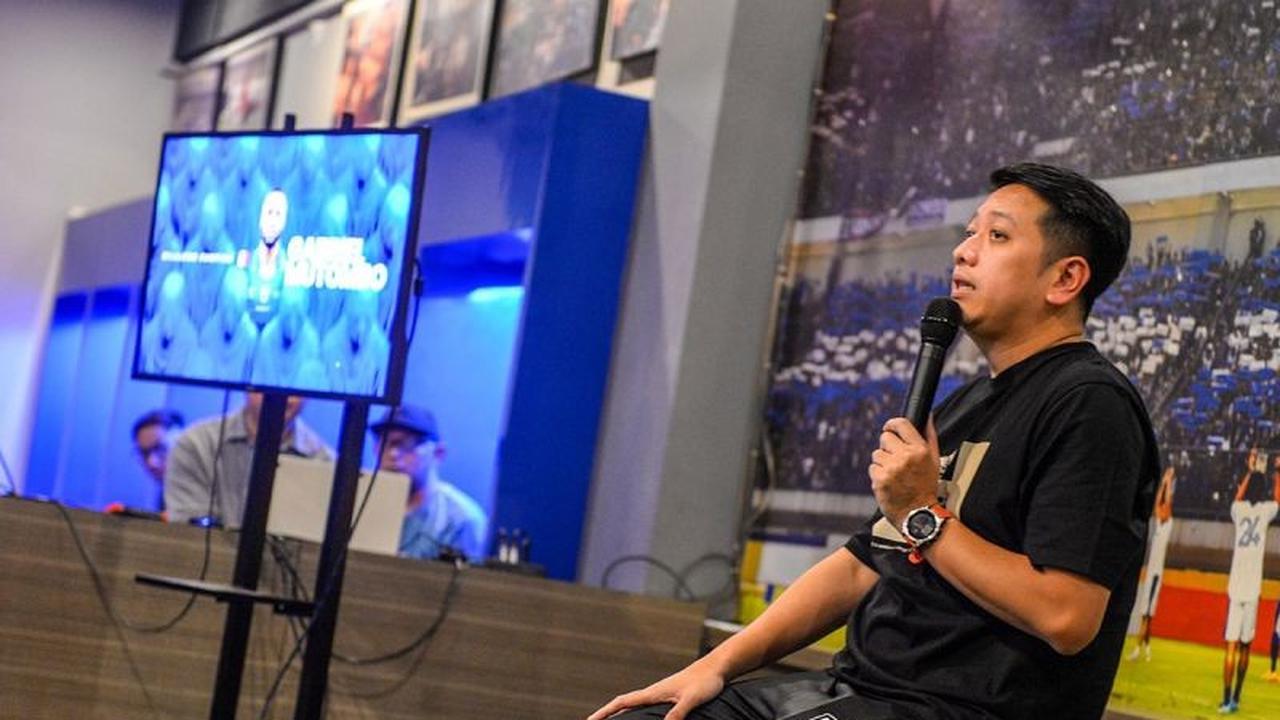 Persib Bandung Resmi Datangkan Dua Asisten Pelatih Baru untuk Igor Tolic