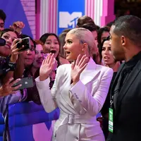 Kylie Jenner saat menghadiri MTV VMA 2018 (Dia Dipasupil / GETTY IMAGES NORTH AMERICA / AFP)