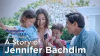 Setiap ibu selalu punya cara untuk membuat keluarganya tersenyum, termasuk bagi seorang Jennifer, istri dari pesepakbola Irvan Bachdim.