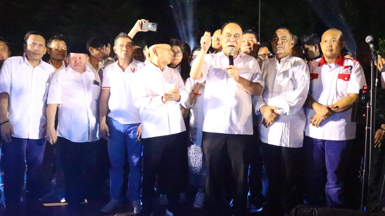 Relawan Prabowo-Gibran gelar tasyakuran dan doa bersama di Tugu Proklamasi