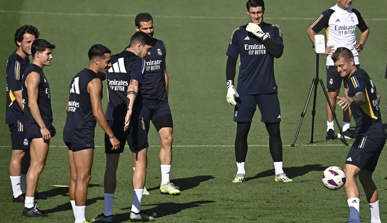 Kiper baru Real Madrid pinjaman dari Chelsea, Kepa Arrizabalaga siap menjalani debut saat Los Blancos tandang ke markas Celta Vigo. (JAVIER SORIANO / AFP)