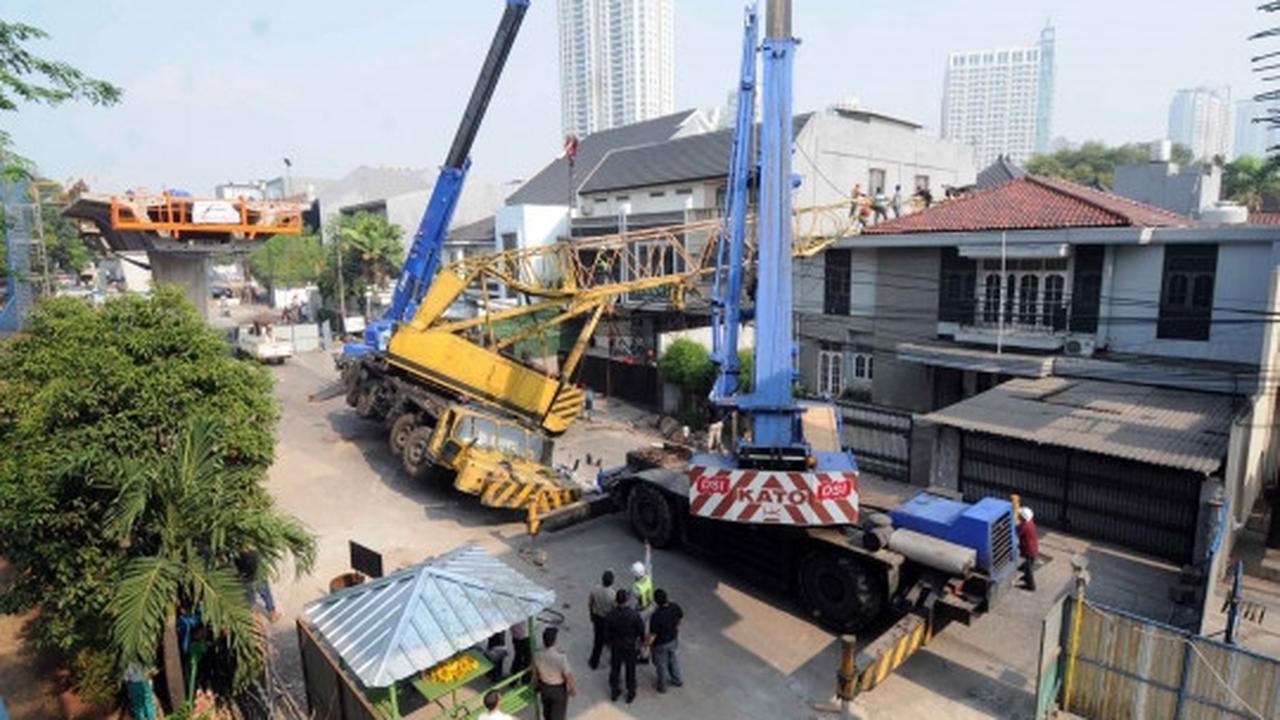 Ini crane proyek JLNT Tendean-Cileduk yang roboh di Kebayoran Baru