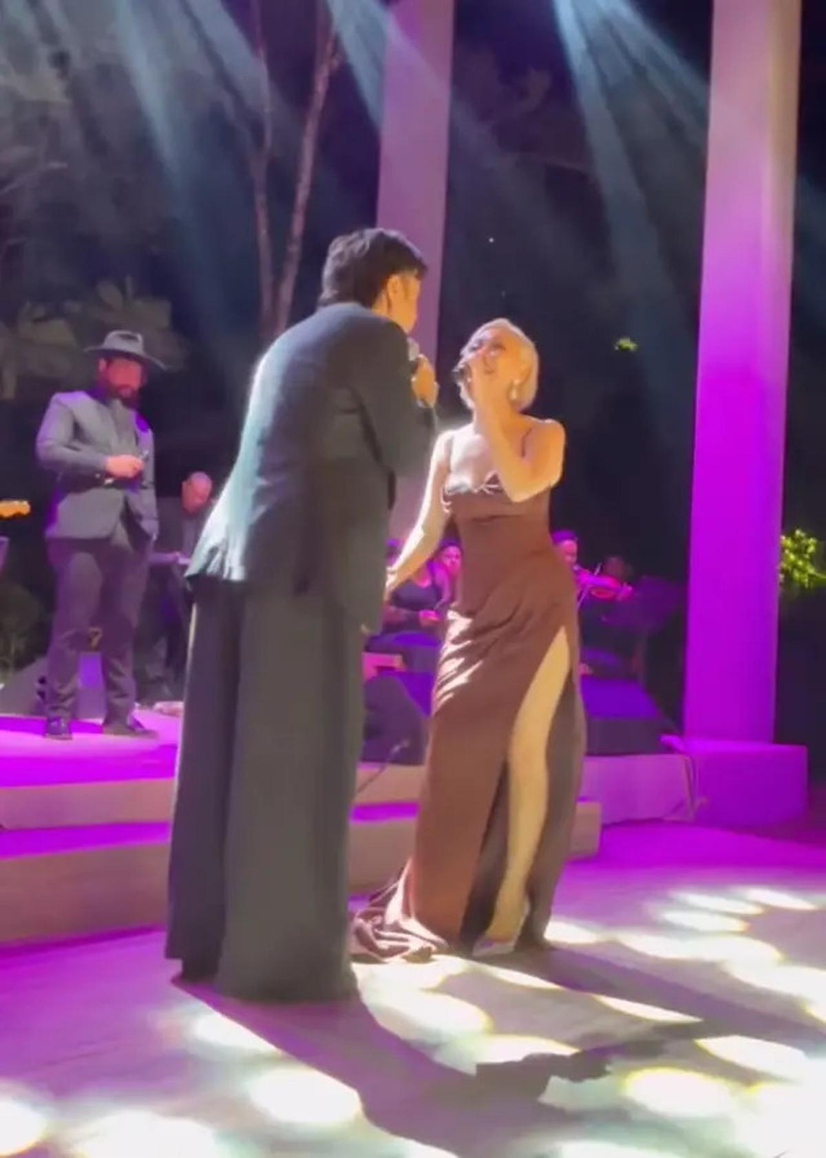 6 Potret BCL Kondangan Maxime Bouttier dan Luna Maya di Bali, Nyanyi Lagu Film Jumbo untuk Mempelai
