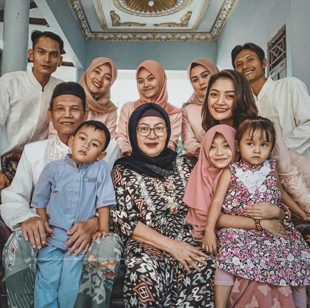 Potret Kenangan Siti Badriah dengan Mendiang Sang Ibunda/Instagram/@sitibadriahh