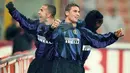 7. Adrian Mutu (2000). Berhasil mencetak gol saat debut tapi striker Rumania ini hanya bermain 10 kali sebelum akhirnya dijual ke Verona. Lepas dari Inter, penyerang ini mampu membuktikan diri menjadi predator mematikan di Serie A. (Looktv.ro)