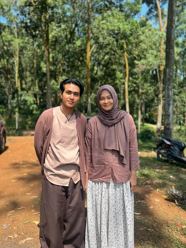 Mita The Virgin di lokasi syuting film Tanah Sengketa. (Foto: Dok. Instagram @darathevirgin)
