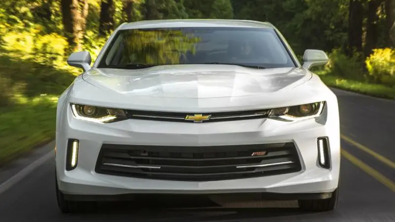 Kejar Irit, Chevrolet Luncurkan Camaro Bermesin Kecil