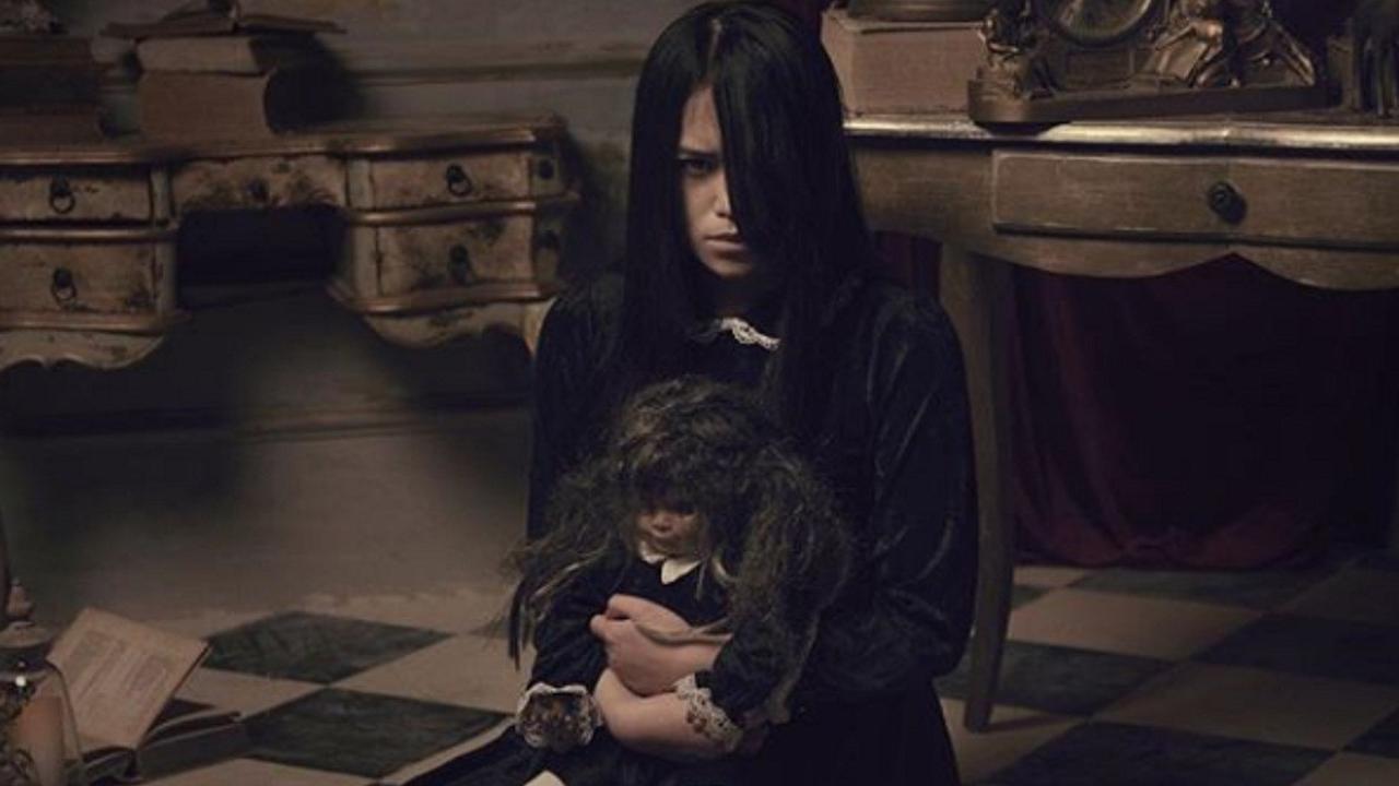 Sutradara Rasakan Hal Aneh di Pembuatan Film The Sacred Riana