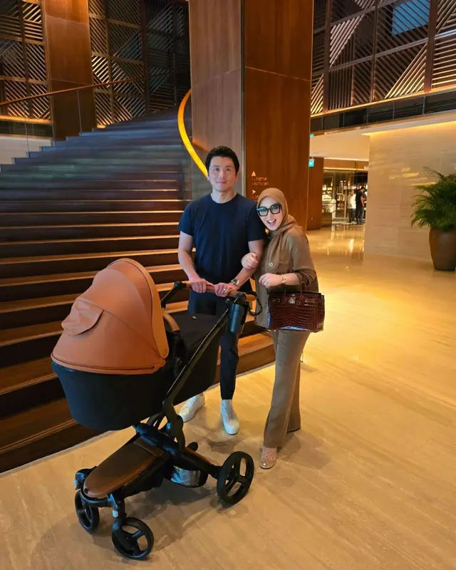 Sering pakai Hermes saat lagi momong baby R, harga 6 fashion item Syahrini ini bikin melongo