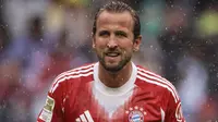 Harry Kane mengenakan jersey baru Bayern Munchen. (X/Bayern Munchen)
