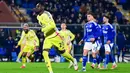 Juventus harus bersusah payah untuk memetik poin penuh kala bertandang ke markas Como dalam lanjutan Liga Italia di Stadio Giuseppe Sinigaglia, Jumat (7/2/2025). Brace Kolo Muani membawa Nyonya Tua menang dengan skor 2-1. (AFP/Piero Cruciatti)