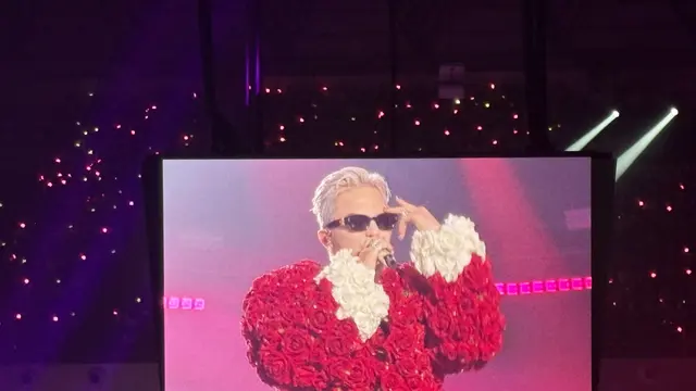 Outfit G-Dragon Konser Übermensch di Jakarta.